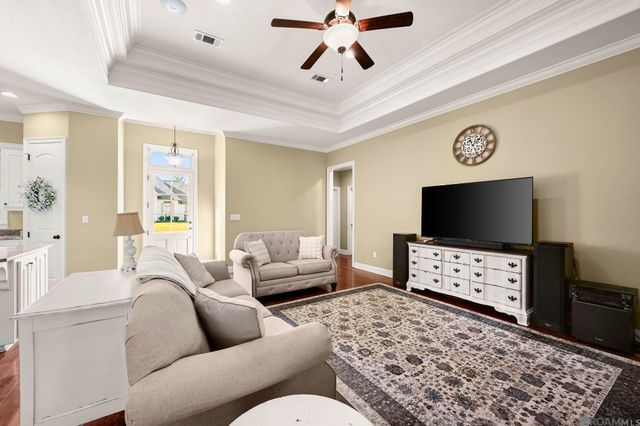 29910 Marsh Dr, Livingston, LA 70754