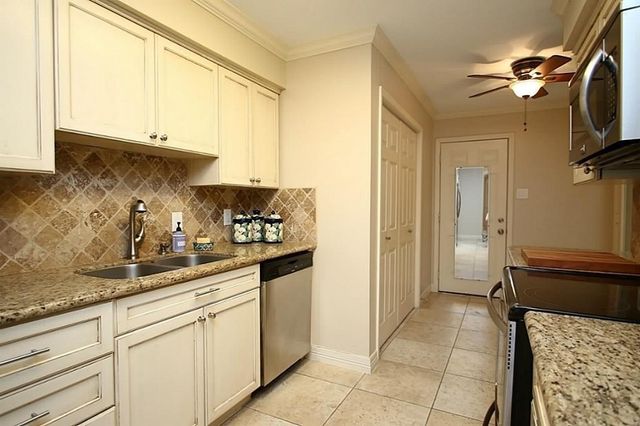 5228 Woodlawn Place, Bellaire, TX 77401