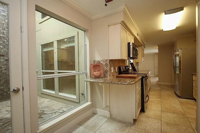 5228 Woodlawn Place, Bellaire, TX 77401