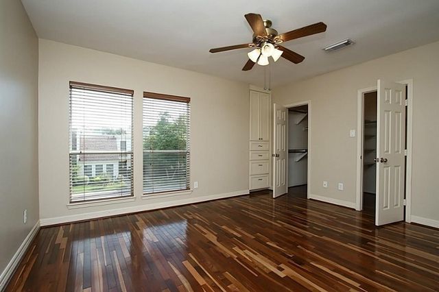 5228 Woodlawn Place, Bellaire, TX 77401