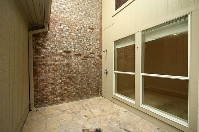 5228 Woodlawn Place, Bellaire, TX 77401