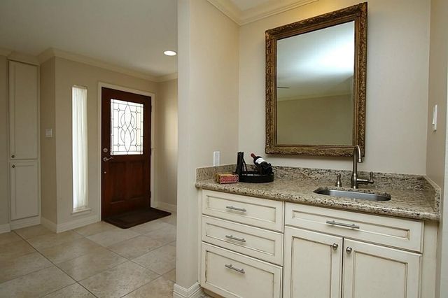 5228 Woodlawn Place, Bellaire, TX 77401