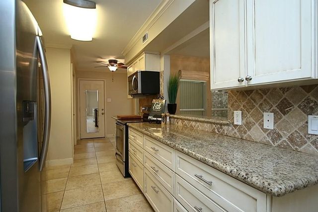 5228 Woodlawn Place, Bellaire, TX 77401