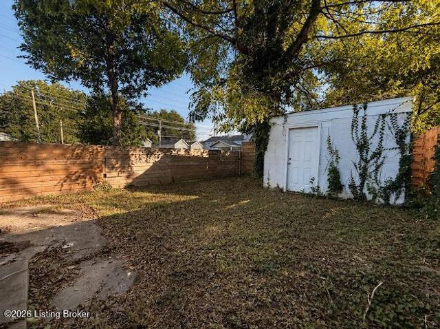 2206 Griffiths Ave, Louisville, KY 40212