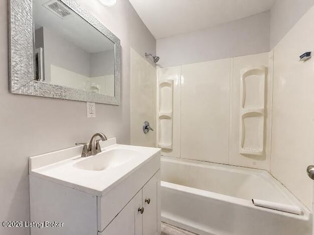 2206 Griffiths Ave, Louisville, KY 40212