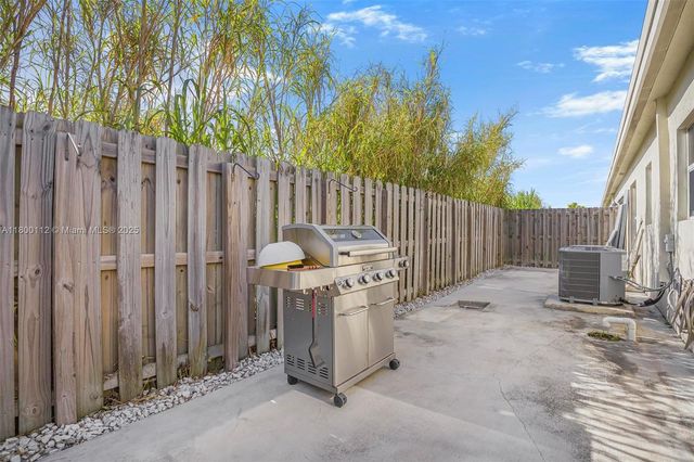 550 NE 4th Ave, Florida City, FL 33034