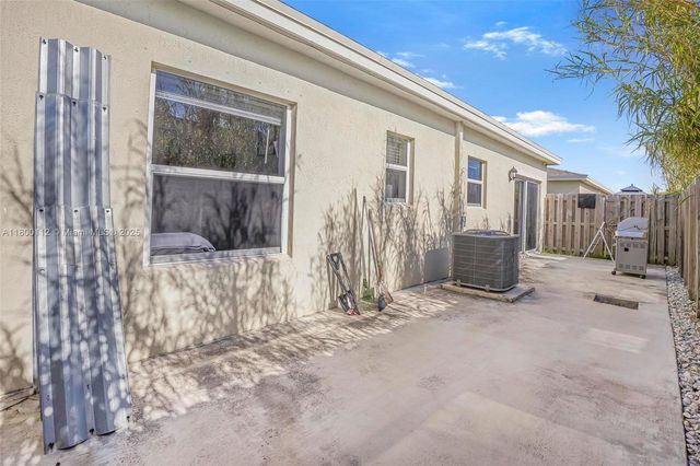 550 NE 4th Ave, Florida City, FL 33034