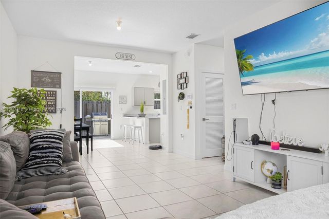 550 NE 4th Ave, Florida City, FL 33034