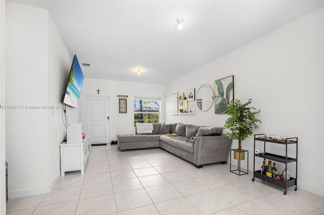 550 NE 4th Ave, Florida City, FL 33034