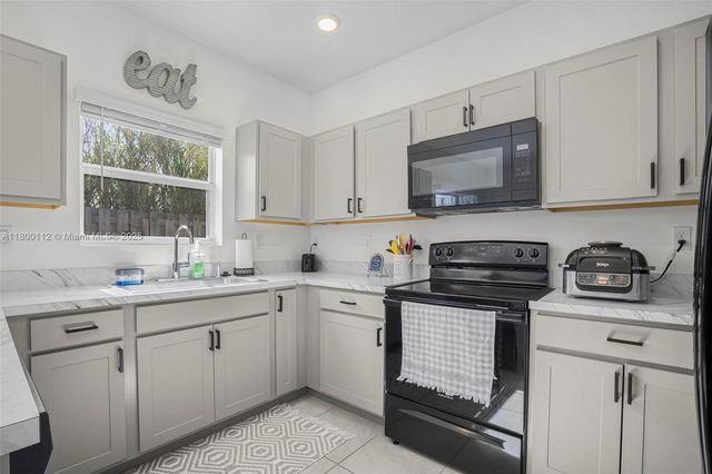 550 NE 4th Ave, Florida City, FL 33034