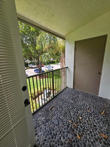 630 S Park Road 21-3, Hollywood, FL 33021