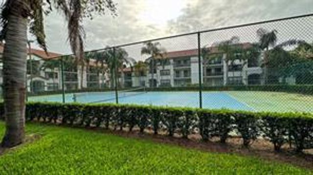 630 S Park Road 21-3, Hollywood, FL 33021