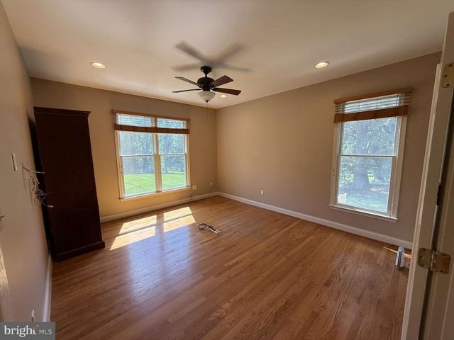 7 HICKORY HILL RD, Cockeysville, MD 21030