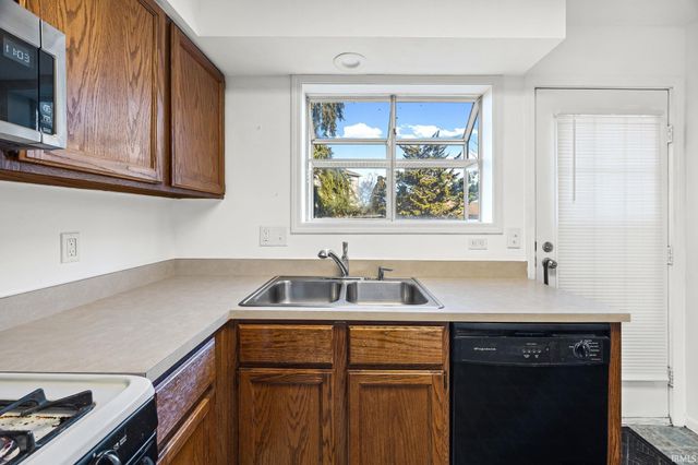 1136 Anthrop Drive, West Lafayette, IN 47906