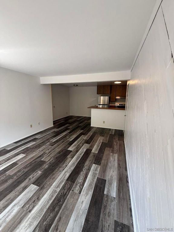 Image 12 of property listing at 3549 Castle Glen 113, San Diego, CA 92123