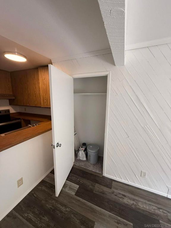 Image 13 of property listing at 3549 Castle Glen 113, San Diego, CA 92123