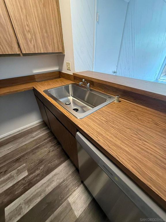 Image 18 of property listing at 3549 Castle Glen 113, San Diego, CA 92123