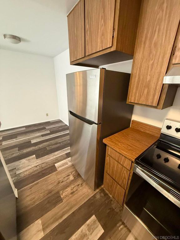 Image 20 of property listing at 3549 Castle Glen 113, San Diego, CA 92123