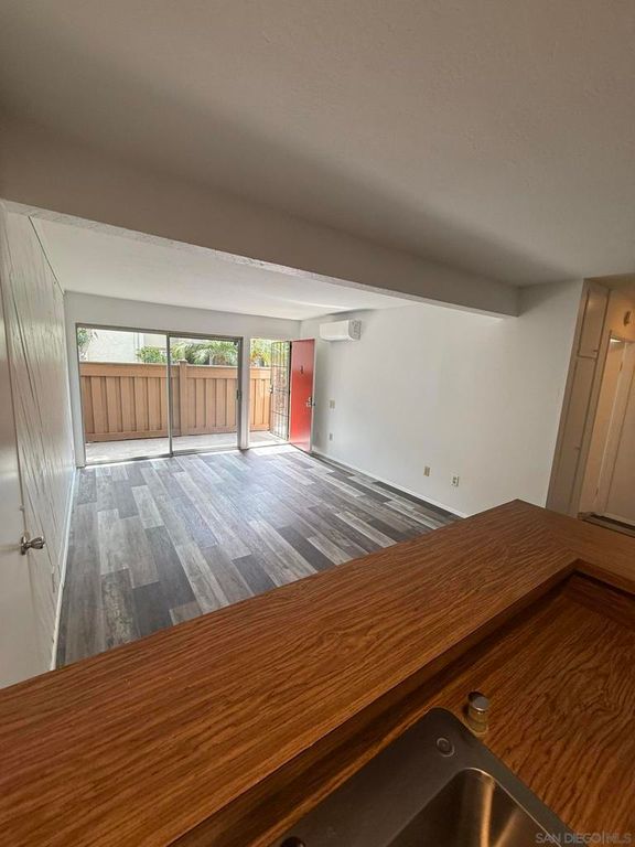 Image 21 of property listing at 3549 Castle Glen 113, San Diego, CA 92123