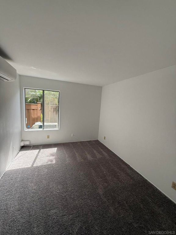 Image 29 of property listing at 3549 Castle Glen 113, San Diego, CA 92123
