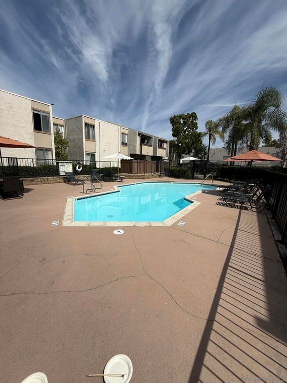 Image 49 of property listing at 3549 Castle Glen 113, San Diego, CA 92123
