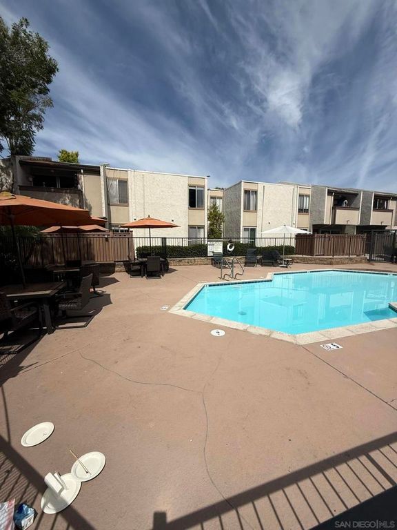 Image 50 of property listing at 3549 Castle Glen 113, San Diego, CA 92123