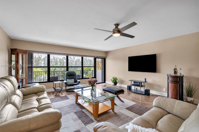 3200 N Port Royale Dr N 511, Fort Lauderdale, FL 33308