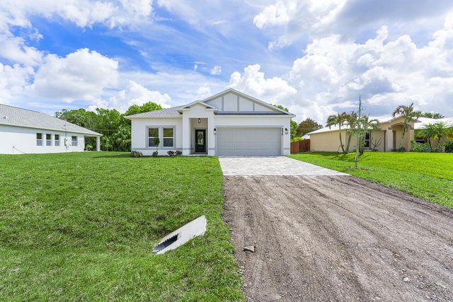 8636 100th Avenue, Vero Beach, FL 32967