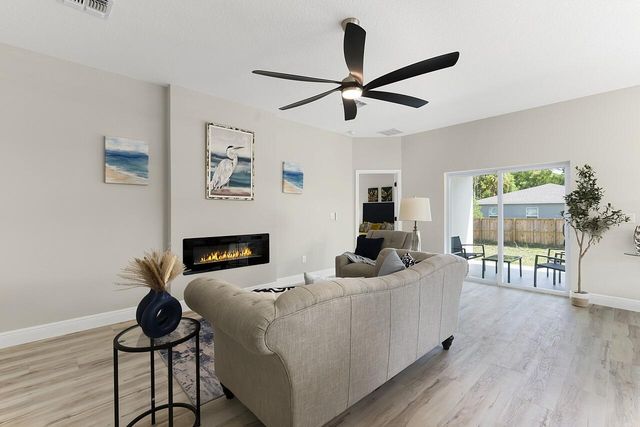 8636 100th Avenue, Vero Beach, FL 32967