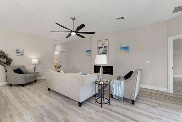 8636 100th Avenue, Vero Beach, FL 32967