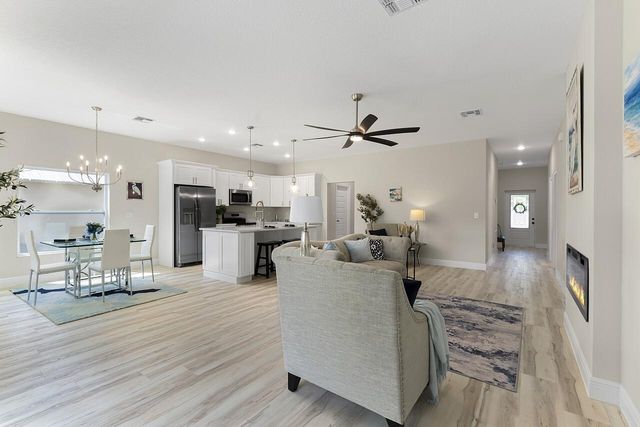 8636 100th Avenue, Vero Beach, FL 32967