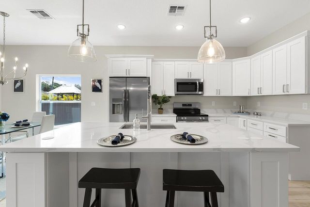 8636 100th Avenue, Vero Beach, FL 32967