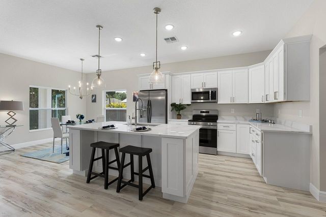 8636 100th Avenue, Vero Beach, FL 32967