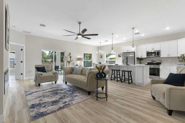 8636 100th Avenue, Vero Beach, FL 32967