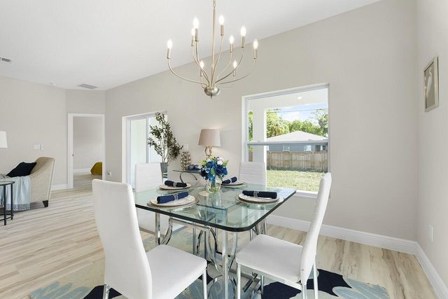 8636 100th Avenue, Vero Beach, FL 32967