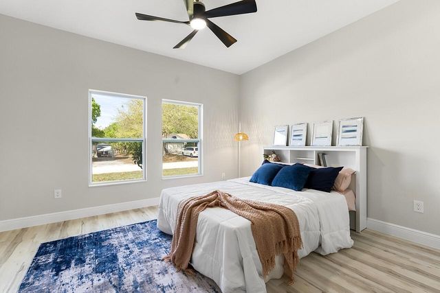 8636 100th Avenue, Vero Beach, FL 32967