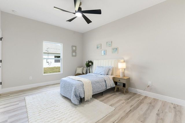 8636 100th Avenue, Vero Beach, FL 32967