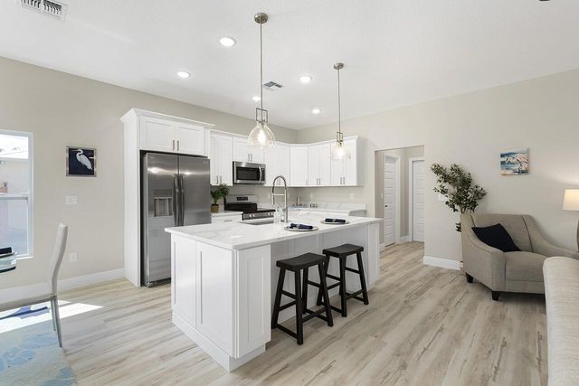 8636 100th Avenue, Vero Beach, FL 32967