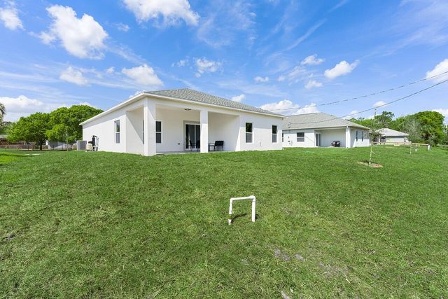8636 100th Avenue, Vero Beach, FL 32967
