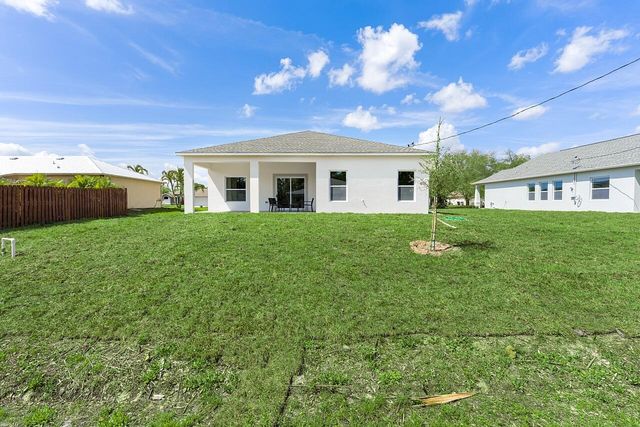 8636 100th Avenue, Vero Beach, FL 32967