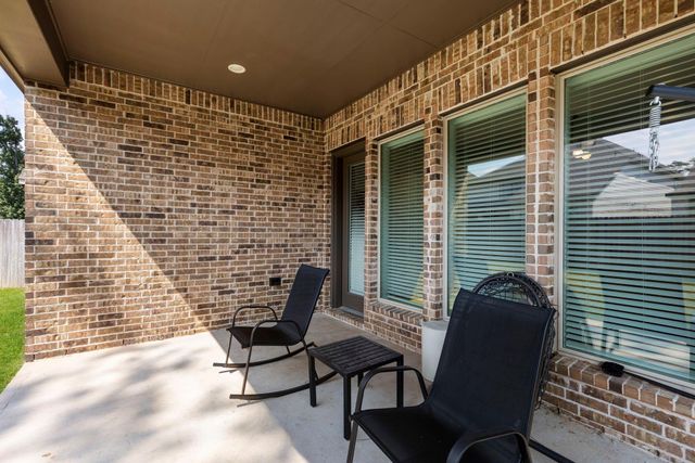 616 Sand Branch Drive, Conroe, TX 77304