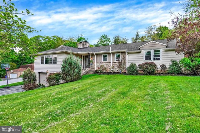 104 WOODLAND DR, York, PA 17403