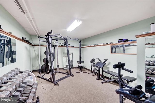 104 WOODLAND DR, York, PA 17403