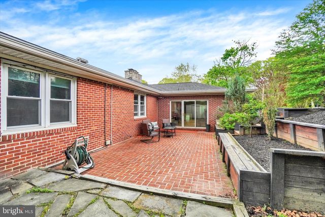 104 WOODLAND DR, York, PA 17403