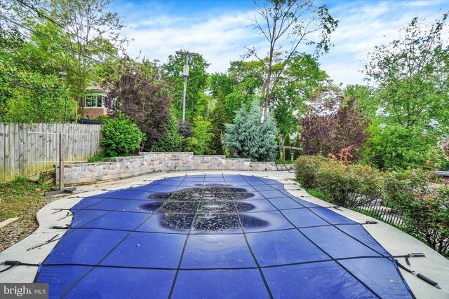 104 WOODLAND DR, York, PA 17403