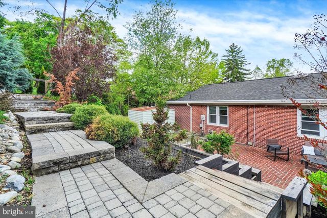 104 WOODLAND DR, York, PA 17403