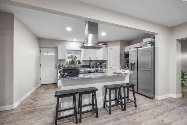 308 & 310 N 12th Ave, Pasco, WA 99301