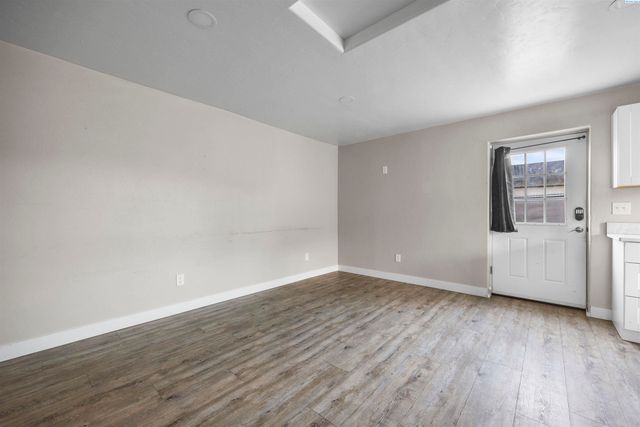 308 & 310 N 12th Ave, Pasco, WA 99301