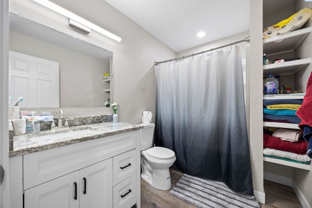 308 & 310 N 12th Ave, Pasco, WA 99301