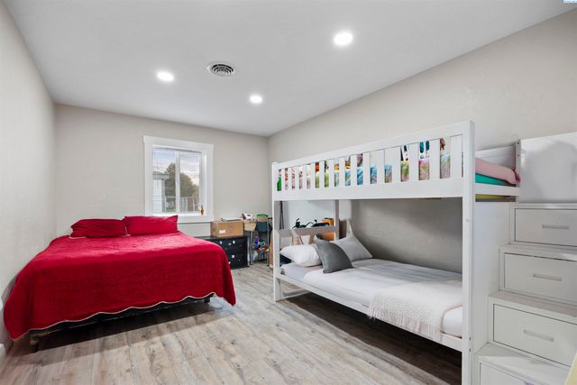 308 & 310 N 12th Ave, Pasco, WA 99301